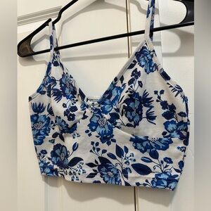 Vintage style floral pattern white and blue crop top, adjustable straps! Size S.